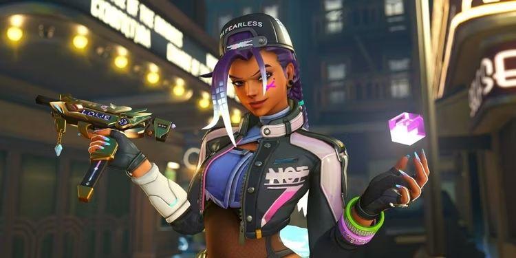 Blizzard дражнить скінами для Overwatch 2 у стилі трансформерів у новому випуску коміксів