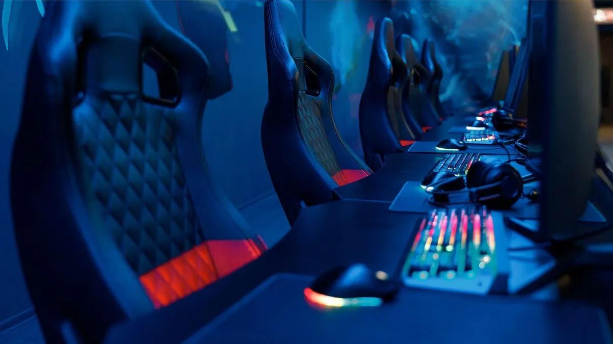 Турнірні платформи об'єднують традиційні ігри казино та змагальний кіберспорт