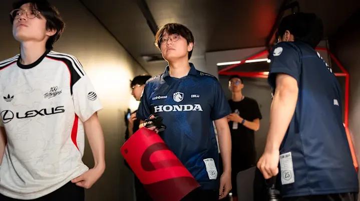 Team Liquid оштрафувала Rainbow Six Siege Pro після того, як Honda припинила спонсорство через суперечливий пост