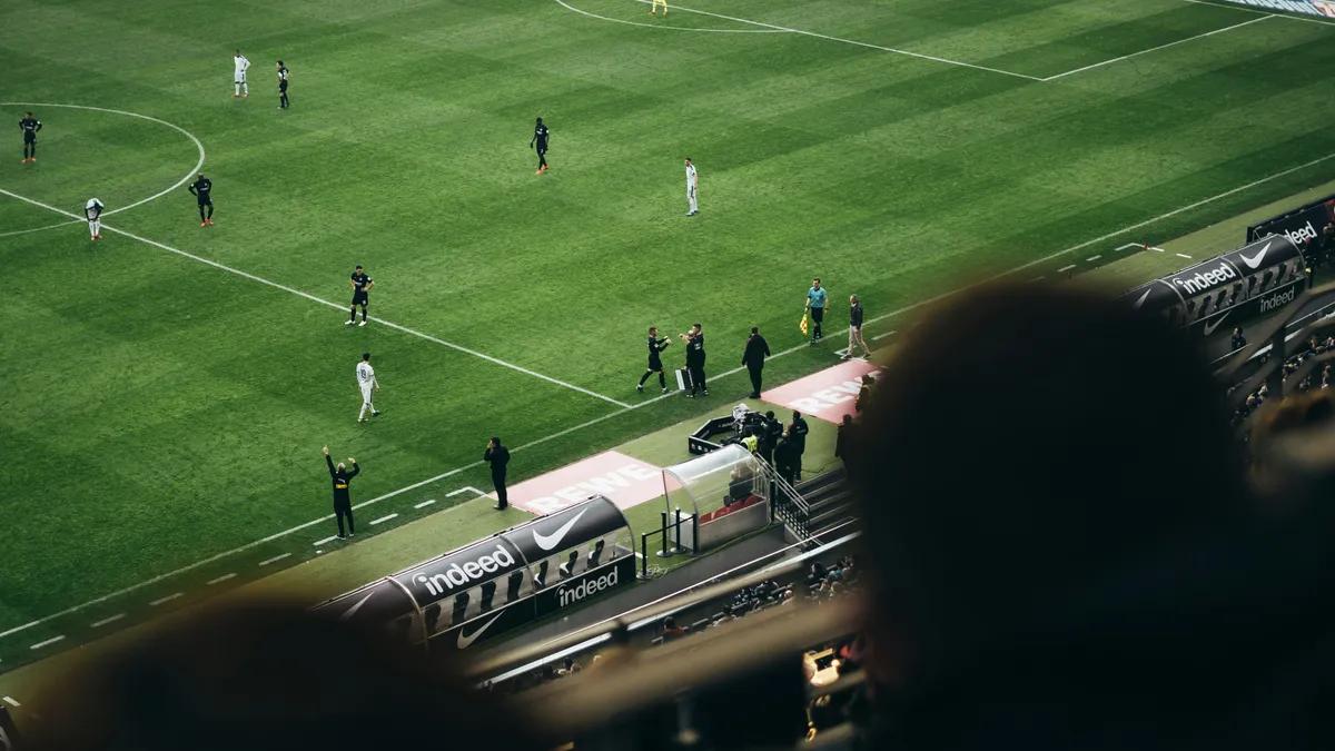 Ставте на футбол протягом усього сезону на Rabona bet та подібних сайтах: помісячна інструкція
