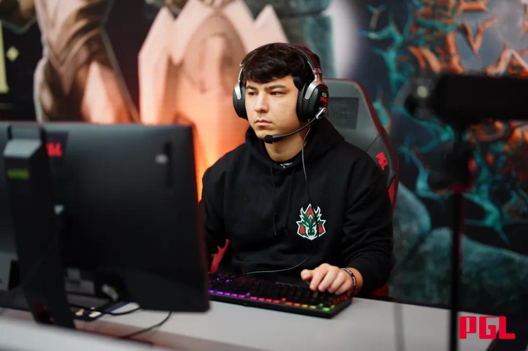 SoNNeikO збирає нову команду з Dota 2: Team Tea