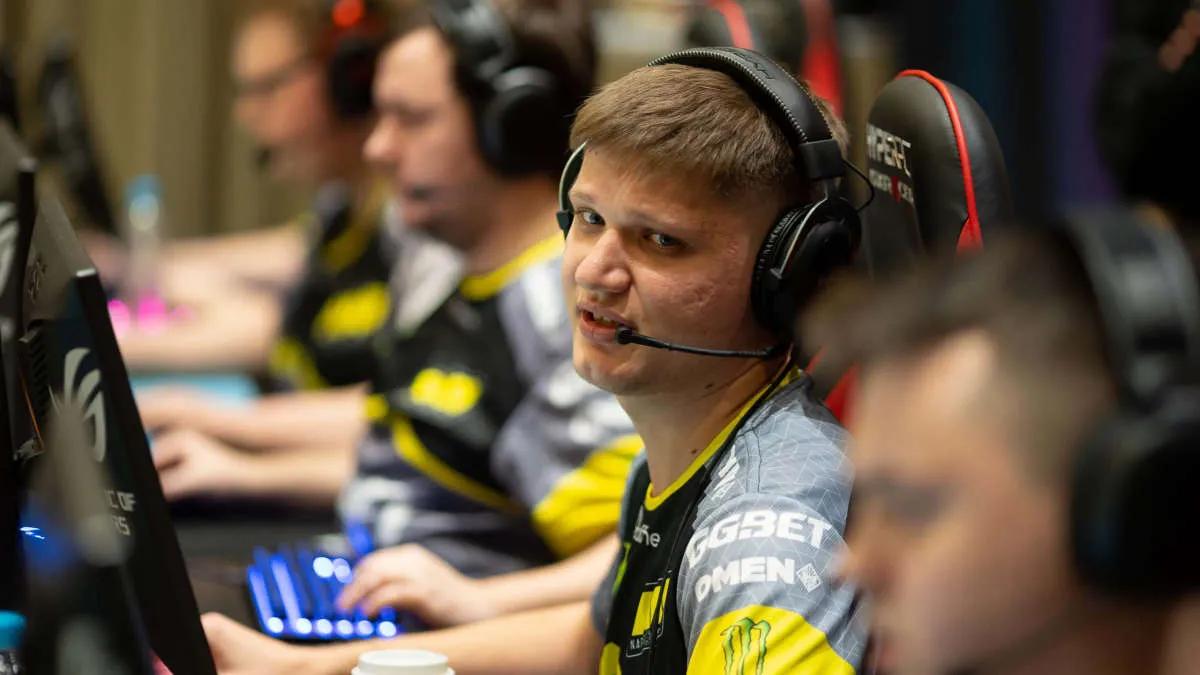 s1mple has the highest rating in the big tournaments in 2022 for the defense side