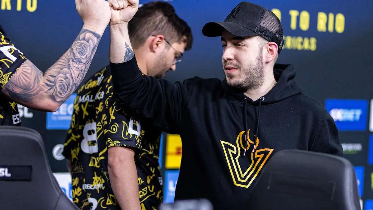 lokomotioN stepped down as head coach of LOS + oNe