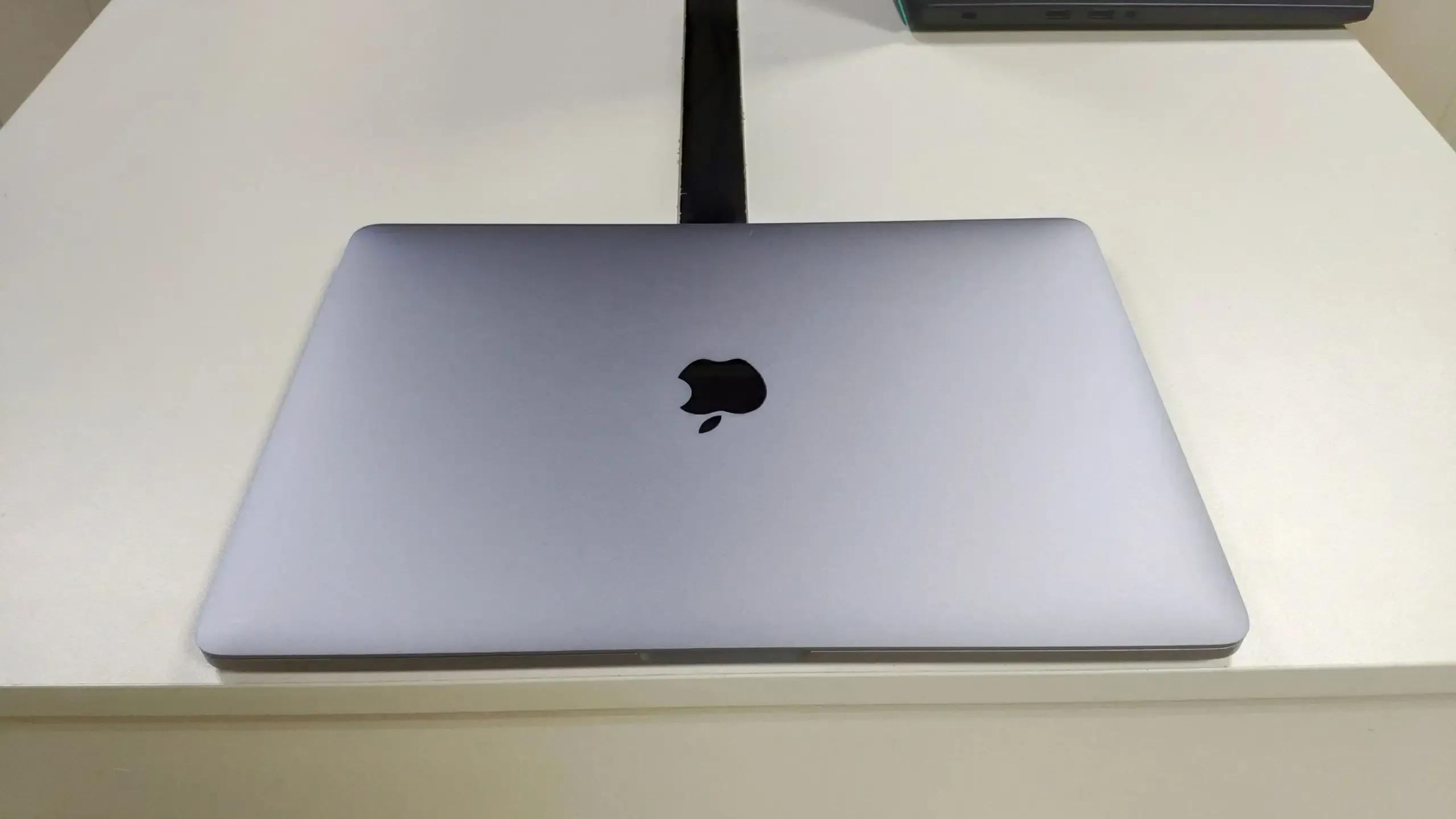 Apple, як повідомляється, розробляє свій перший бюджетний Mac, щоб конкурувати з хромбуками