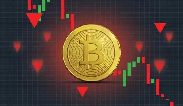 Знову падіння BTC: масові довгі ліквідації на 320 мільйонів доларів