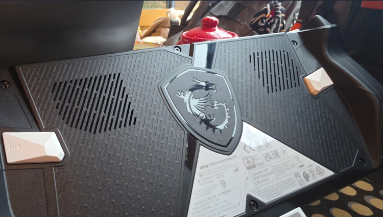 Материнська плата MSI Claw A8 BZ2EM виходить на перший план серед суперників, не зміщуючи їх за рахунок 3